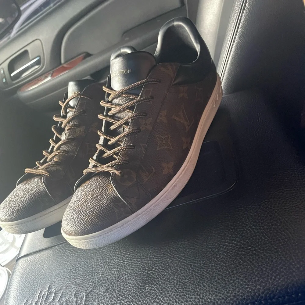 Louis Vuitton shoes - Picture 2 of 4